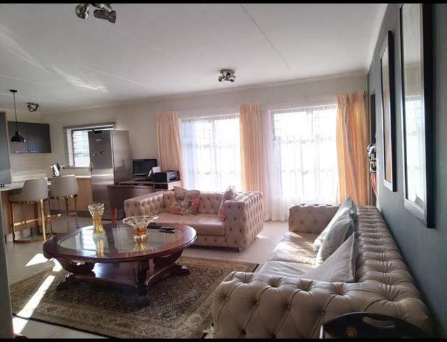 3 BEDROOM TOWNHOUSE FOR SALE IN GLEN MARAIS